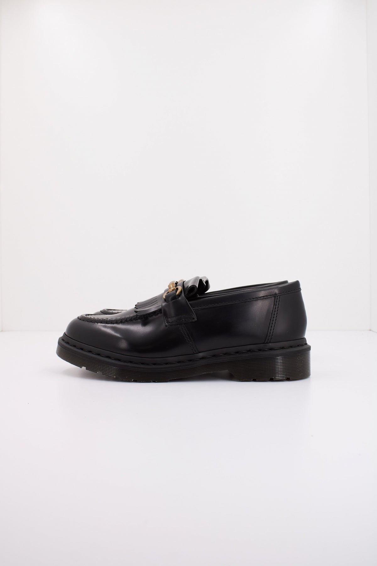 DR. MARTENS ADRIAN SNAFFLE en color BLACK  (1)