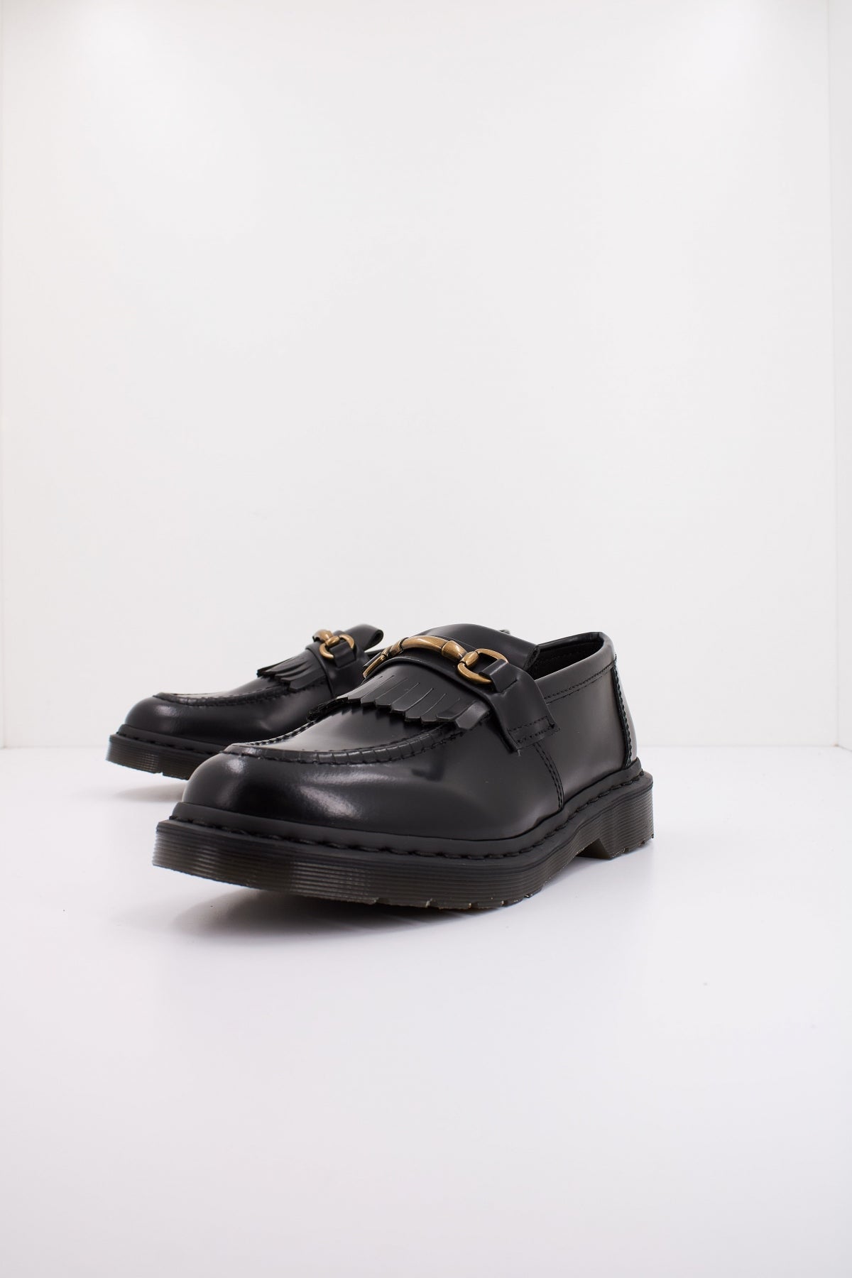 DR. MARTENS ADRIAN SNAFFLE en color BLACK  (2)