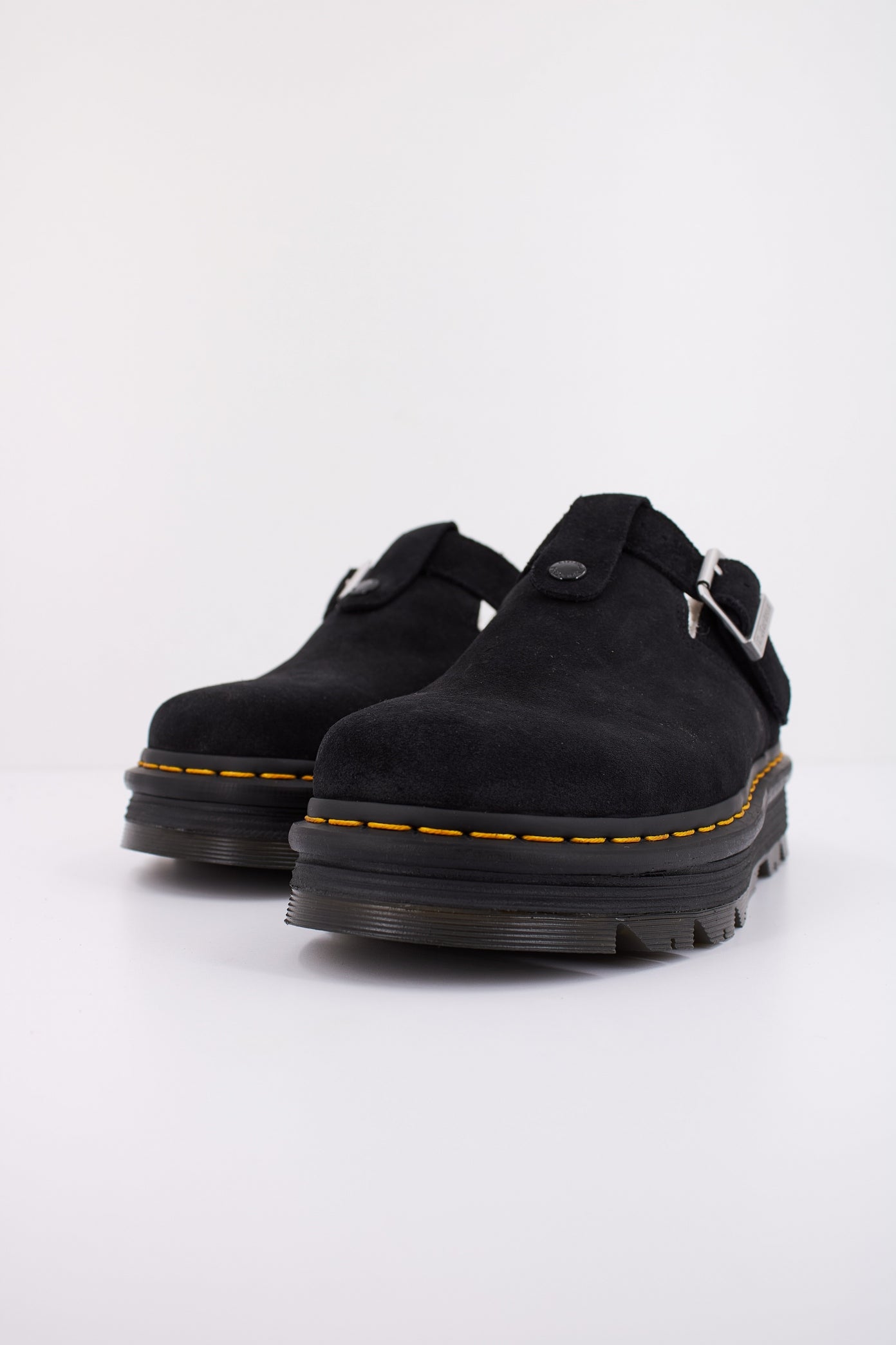 DR. MARTENS  ZEBZAG MULE WL en color BLACK  (2)
