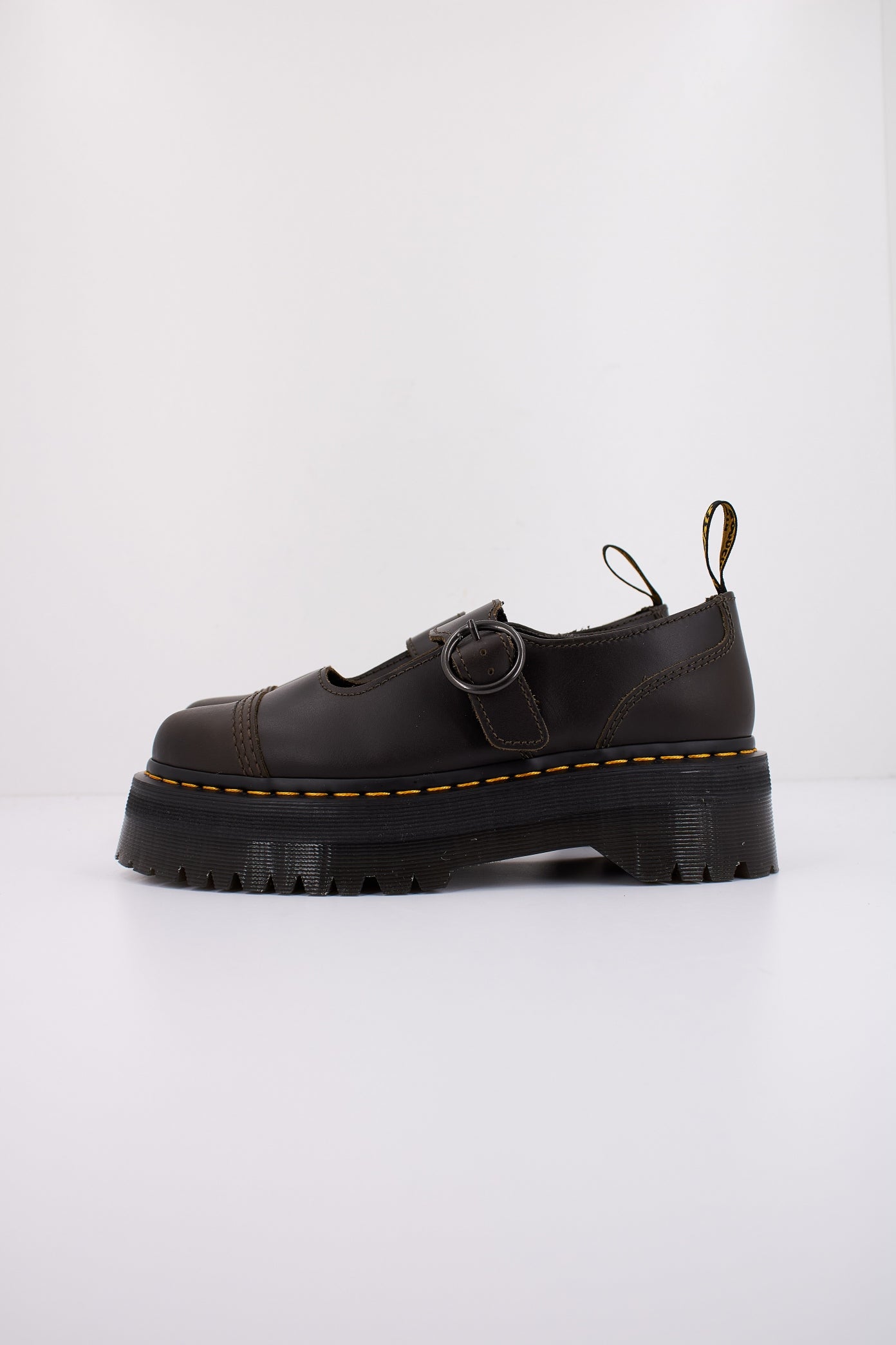 DR. MARTENS ADDINA en color TAUPE  (1)
