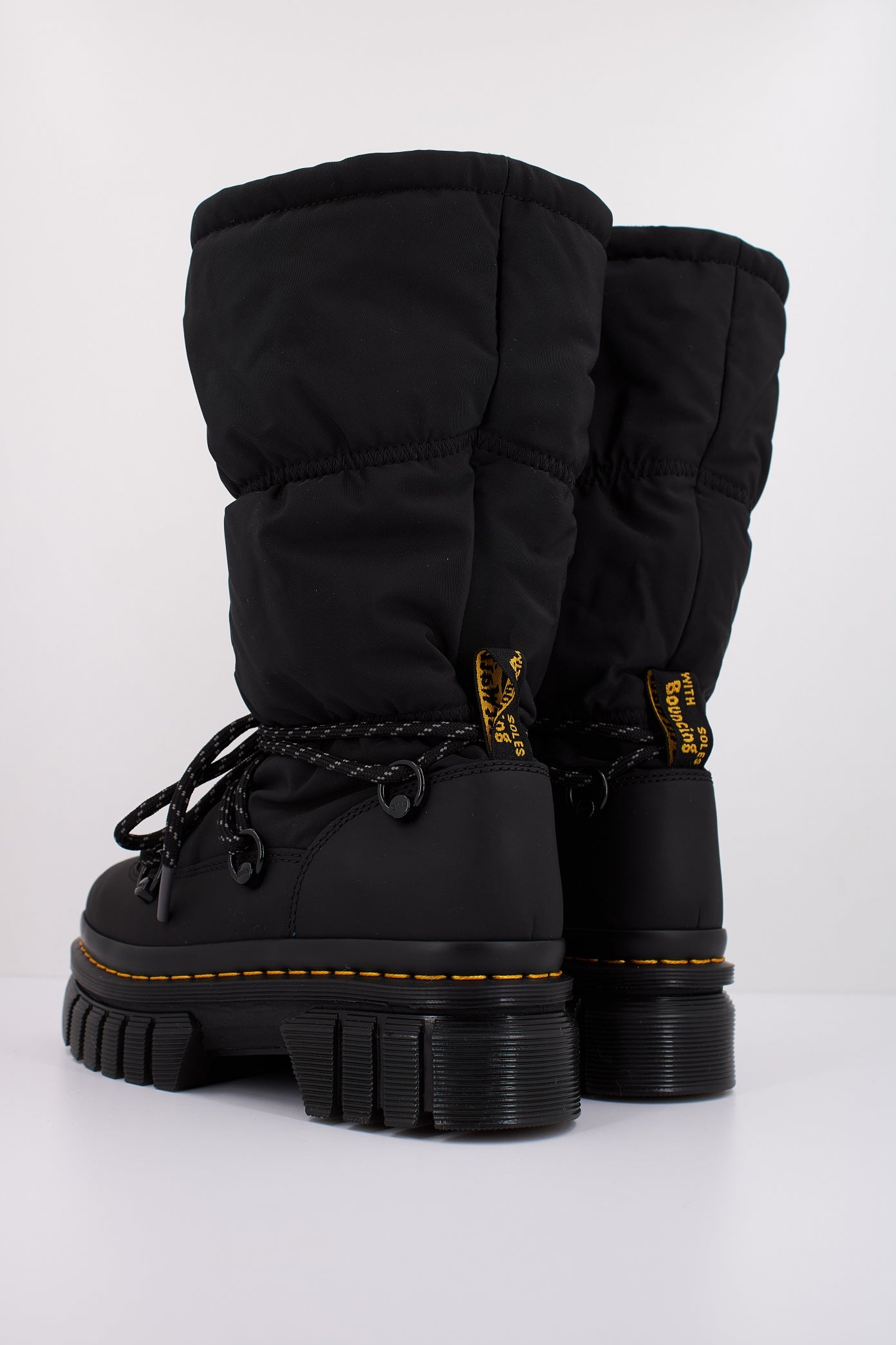 DR. MARTENS AUDRICK PADDED HI en color BLACK  (4)