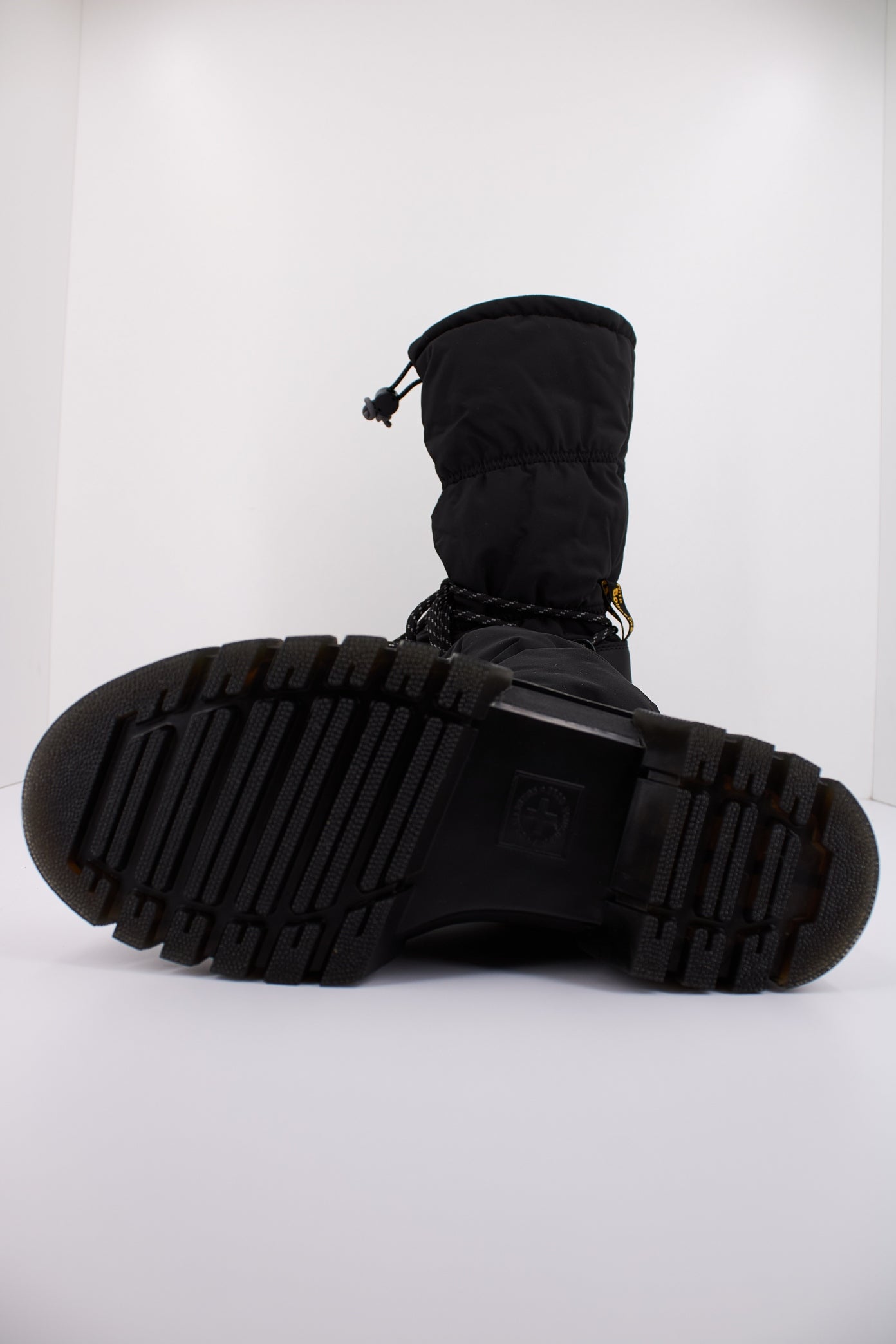 DR. MARTENS AUDRICK PADDED HI en color BLACK  (5)