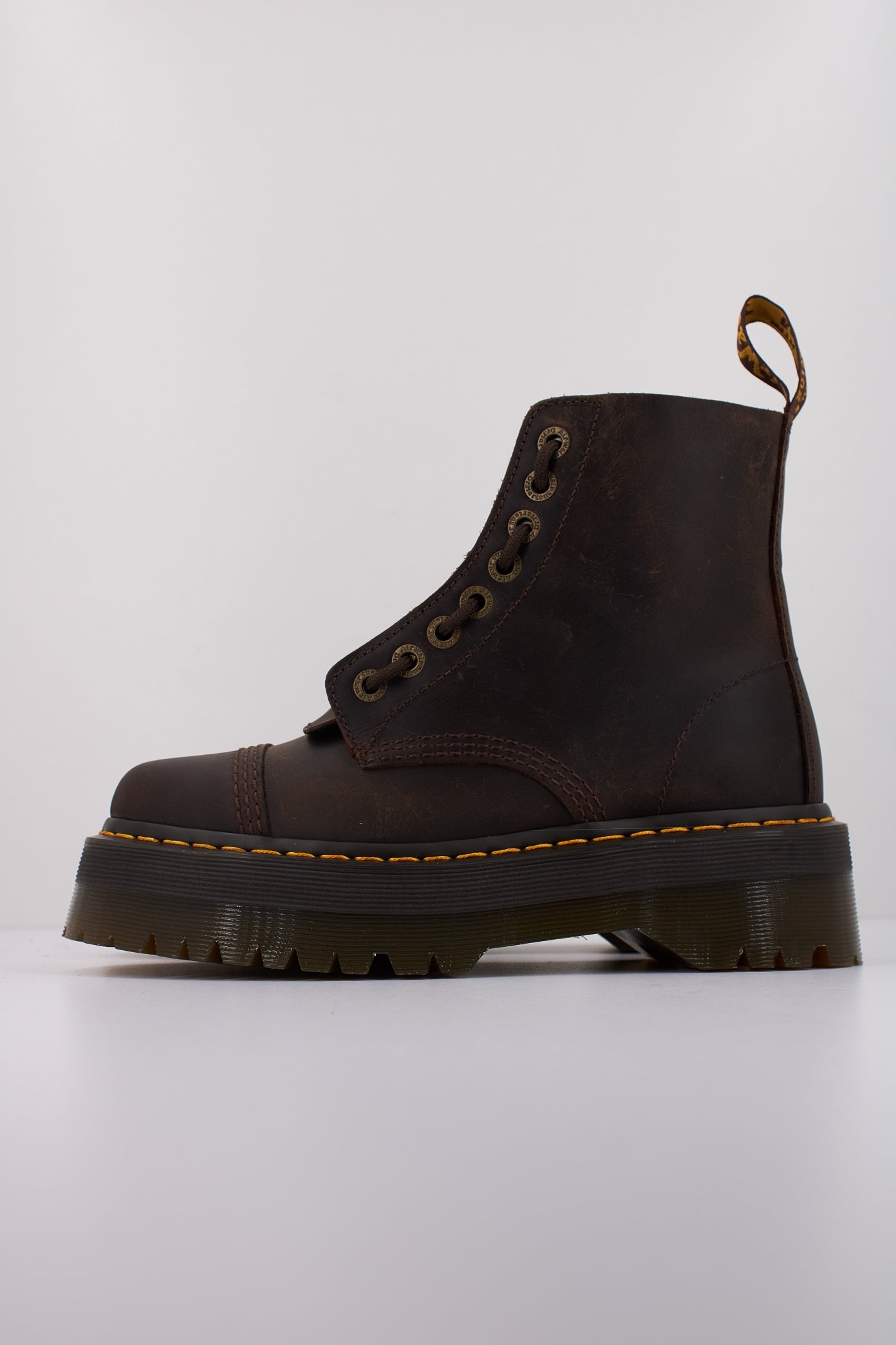 DR. MARTENS SINCLAIR  en color DRKBRW  (1)