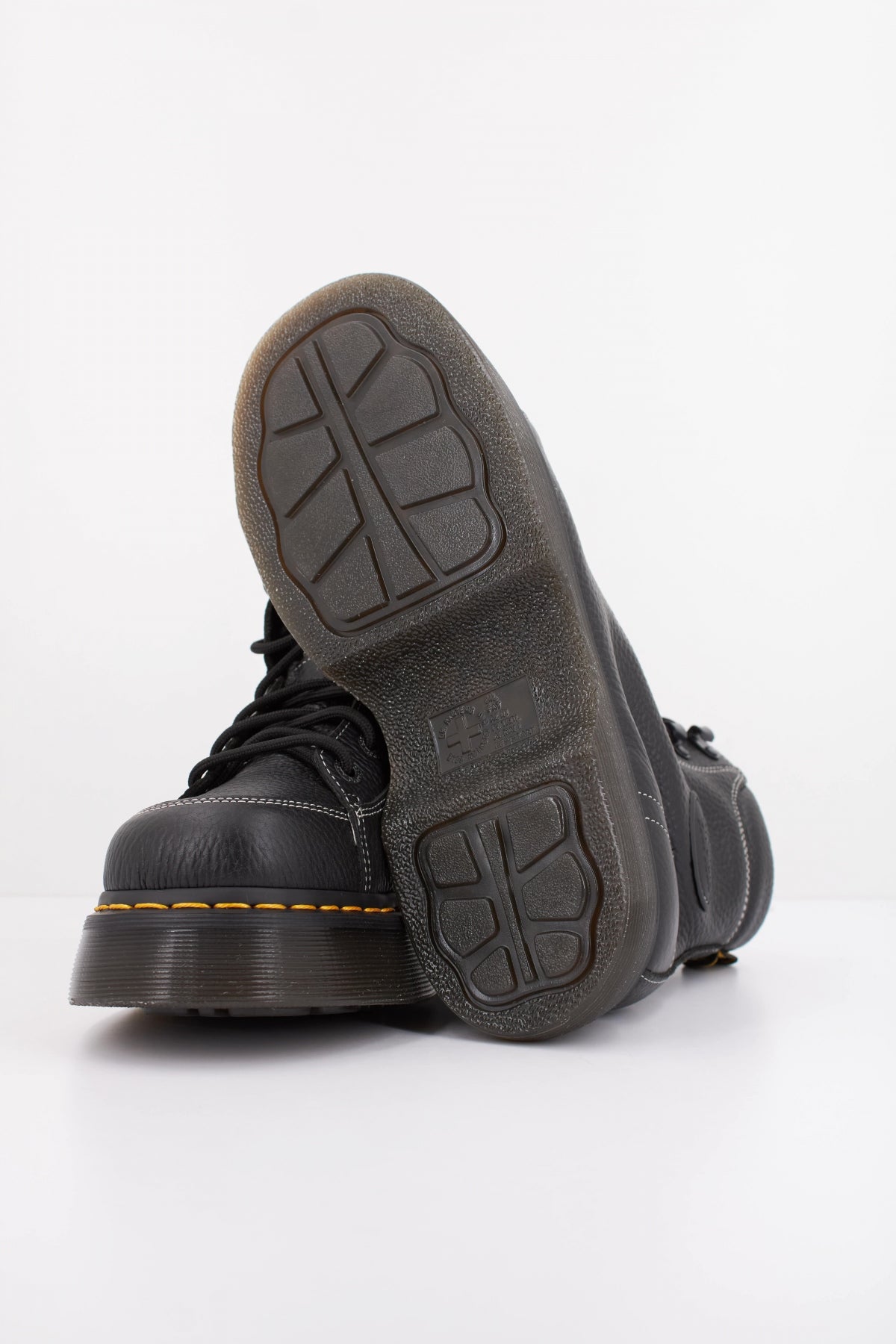 DR. MARTENS BUZZ I en color BLACK  (5)