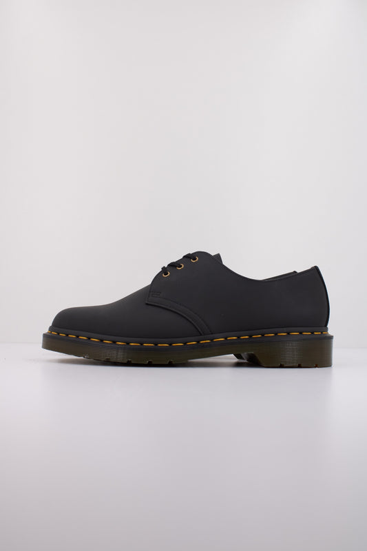 DR. MARTENS VEGAN  en color BLACK  (1)