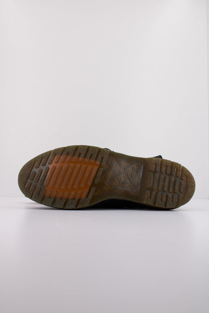 DR. MARTENS VEGAN  en color BLACK  (5)