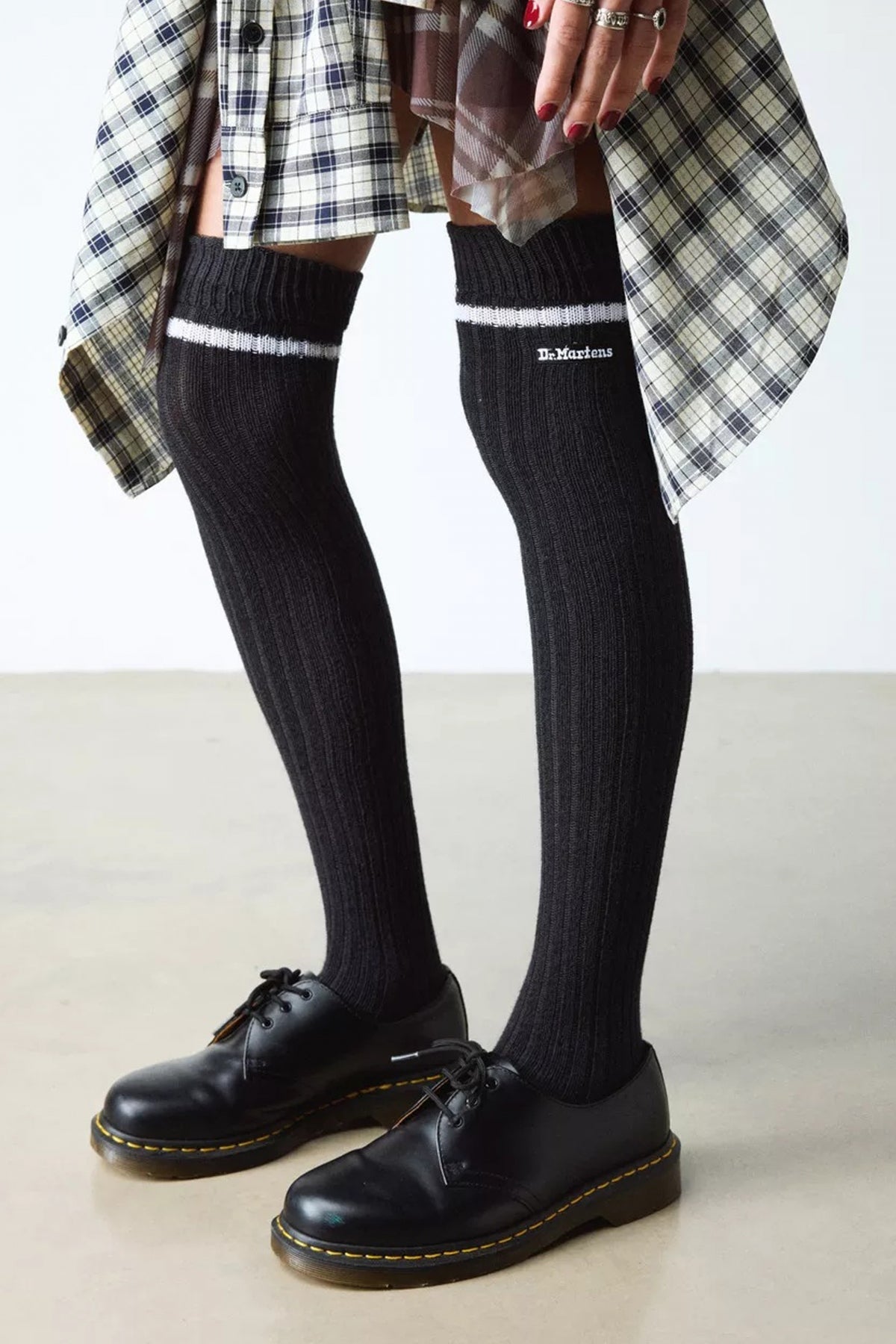 DR. MARTENS LONG MARL SOCK en color BLACK  (2)