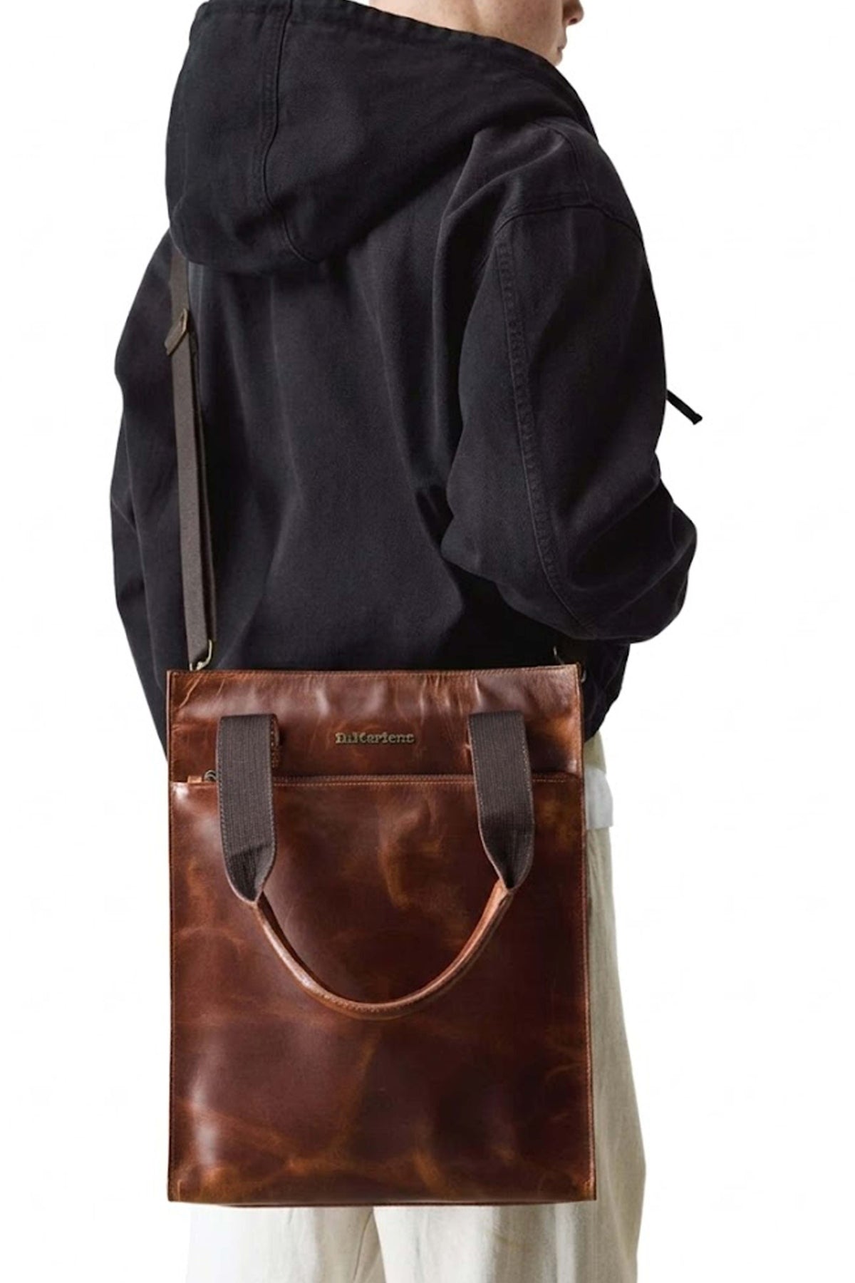 DR. MARTENS TOP HANDLE en color AMBTAN  (1)