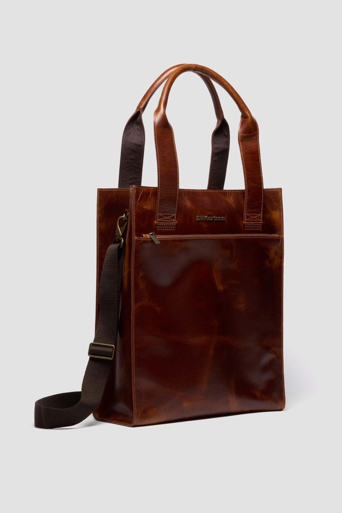 DR. MARTENS TOP HANDLE en color AMBTAN  (3)