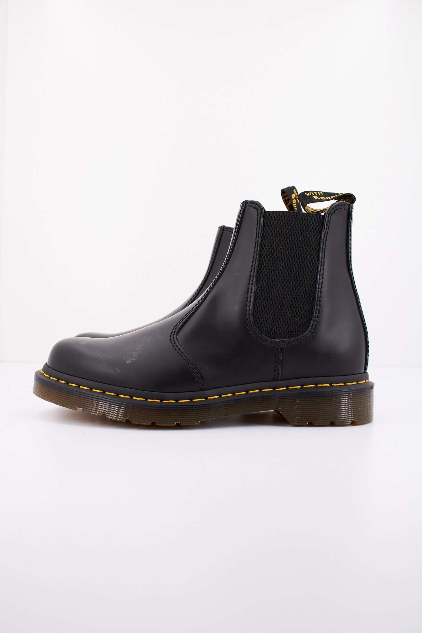 DR. MARTENS CHELSEA SMOOTH en color BLACK  (1)