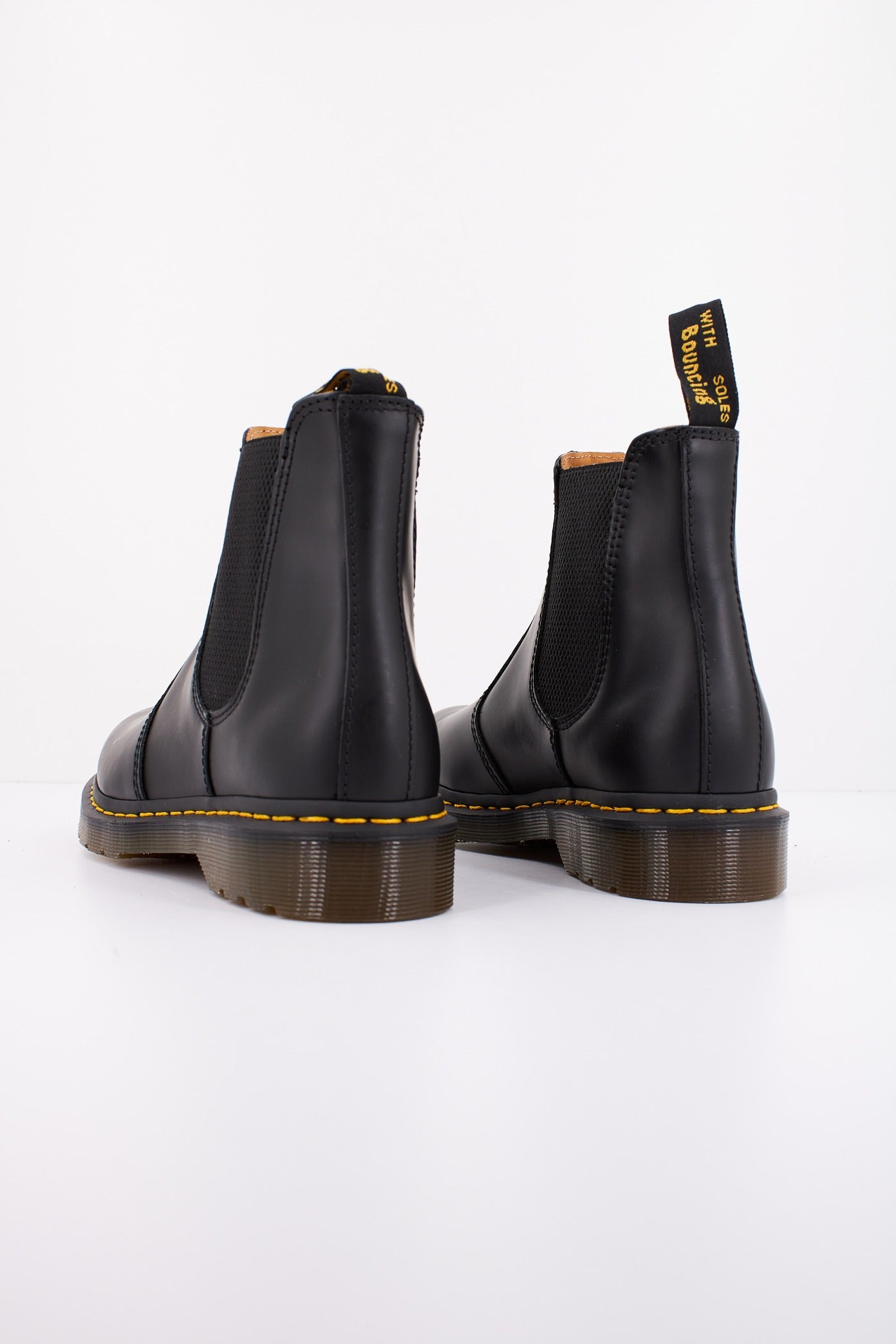 DR. MARTENS CHELSEA SMOOTH en color BLACK  (3)