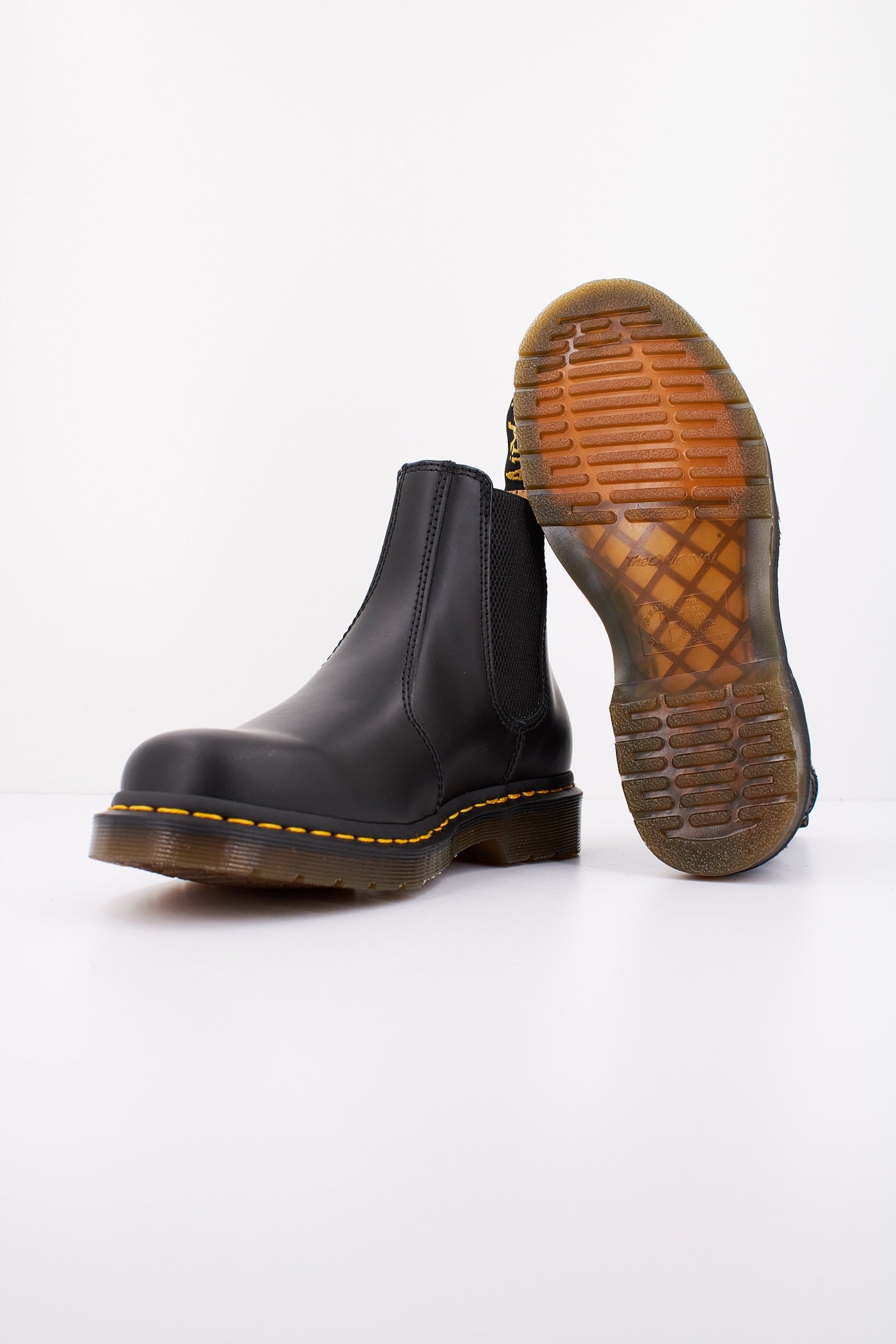 DR. MARTENS CHELSEA SMOOTH en color BLACK  (4)