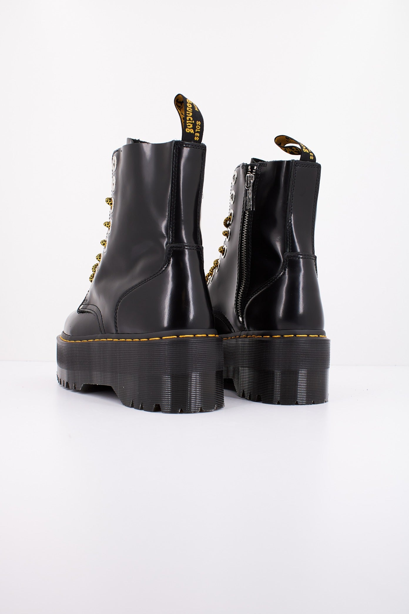 DR. MARTENS JADON MAX -EYE BUTT en color BLACK  (3)