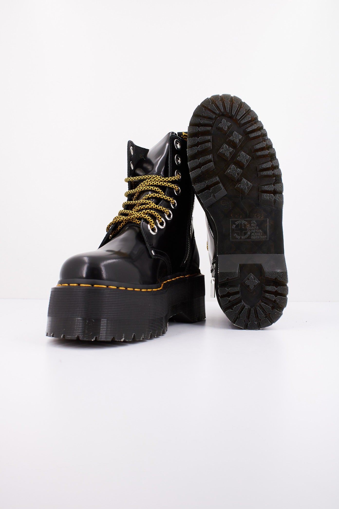 DR. MARTENS JADON MAX -EYE BUTT en color BLACK  (4)