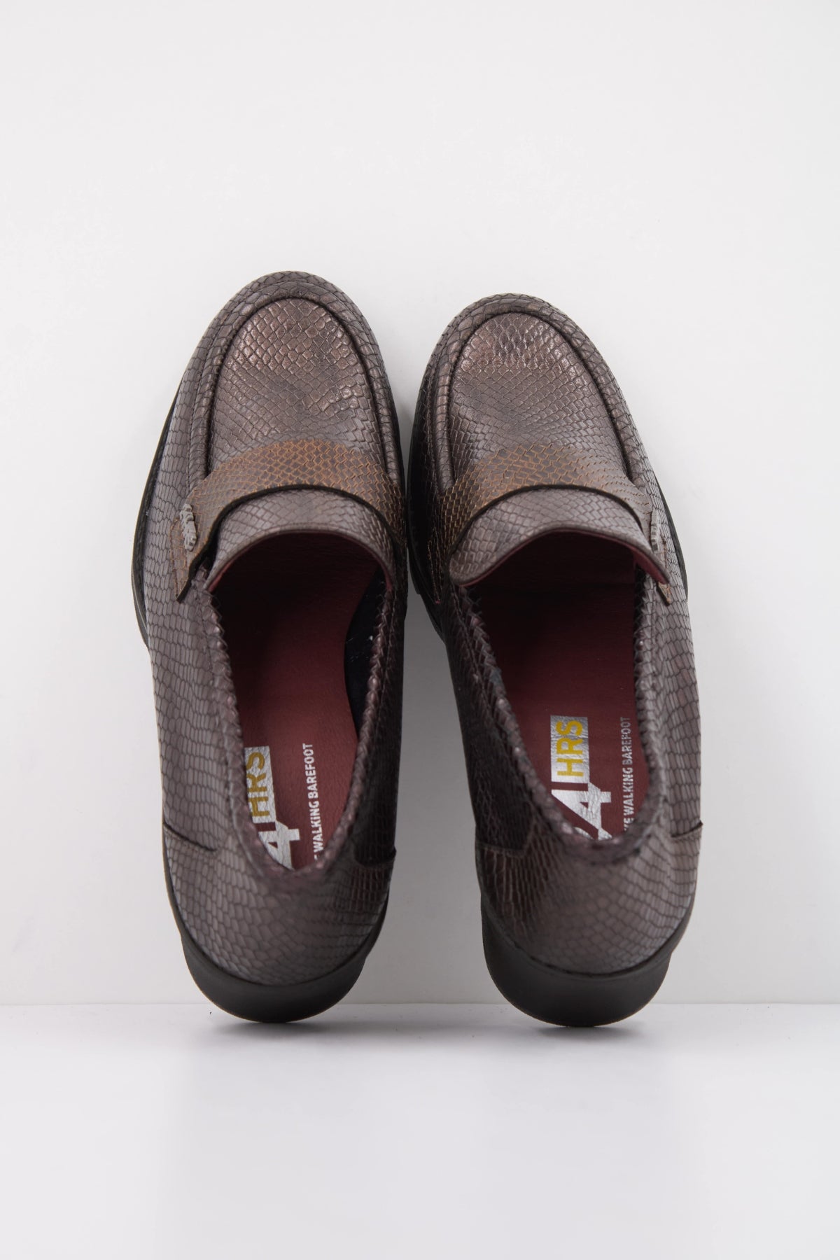  HORAS  H ZAPATO COM en color VINO  (3)