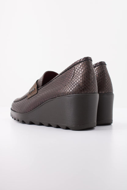  HORAS  H ZAPATO COM en color VINO  (4)