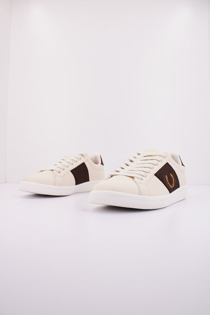 FRED PERRY LEATHER/BRANDED en color ECRU  (2)