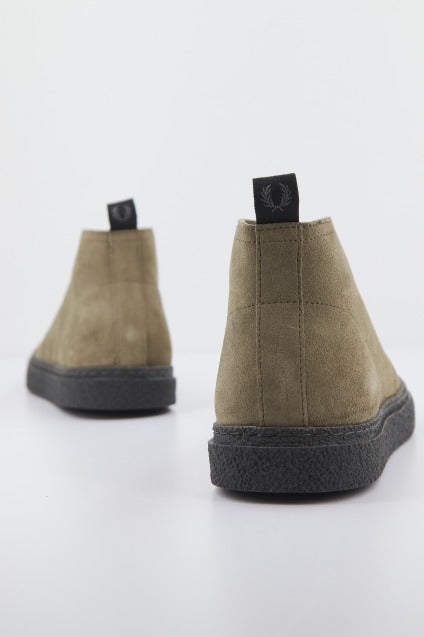 FRED PERRY HAWLEY SUEDE en color WREN  (3)
