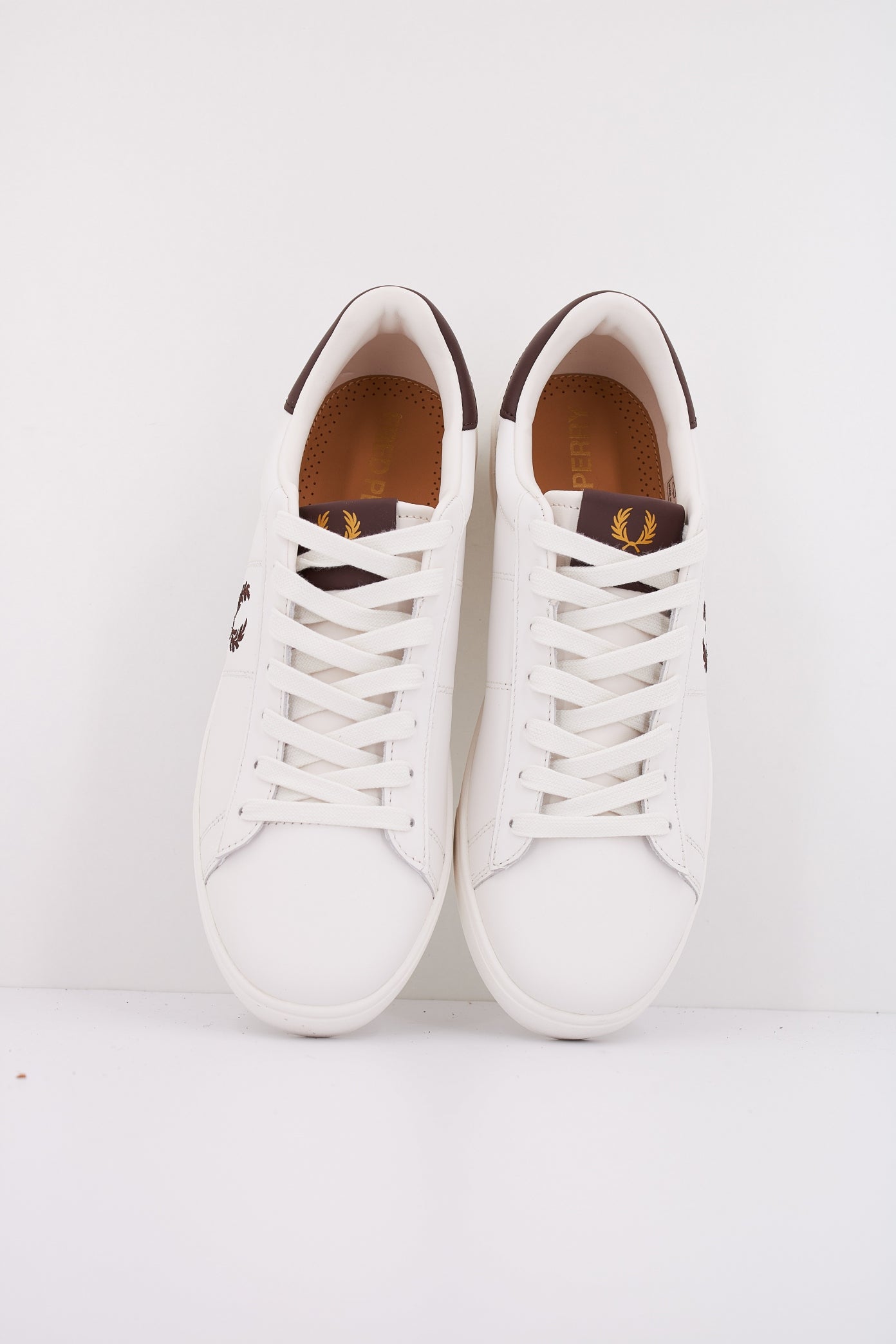FRED PERRY SPENCER LEATHER en color USWHTCRR  (3)