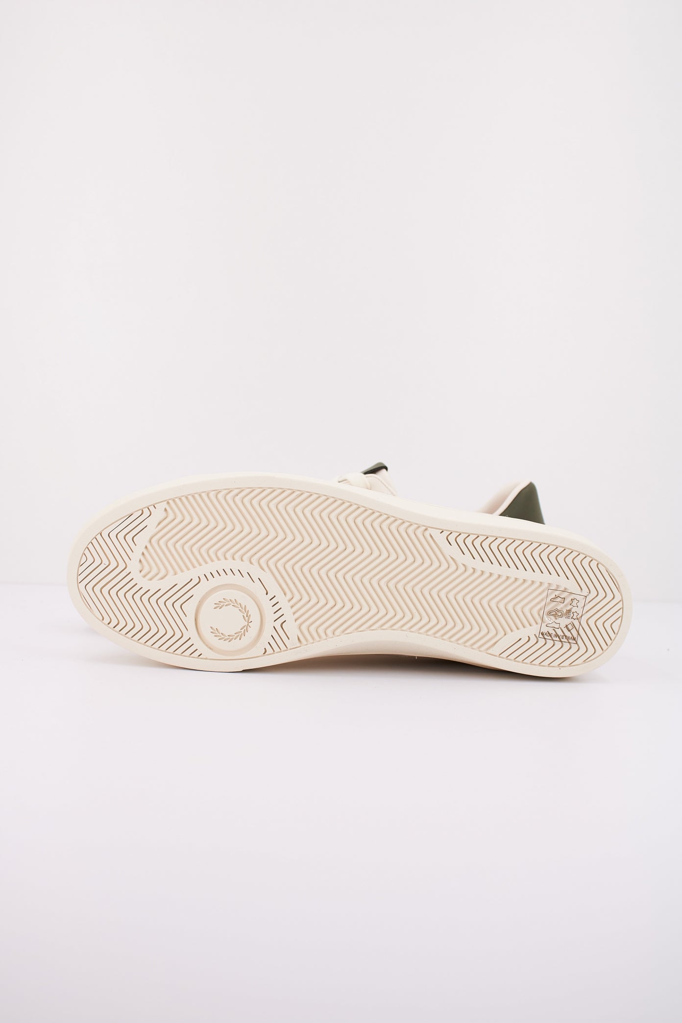 FRED PERRY SPENCER LEATHER en color XECRLRL  (5)