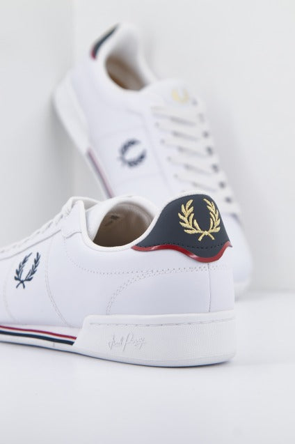 FRED PERRY  B LEATHER en color WHTNVY  (4)
