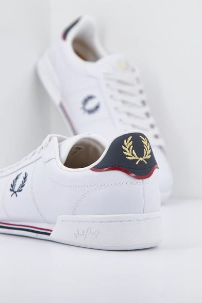 FRED PERRY  B LEATHER en color WHTNVY  (4)