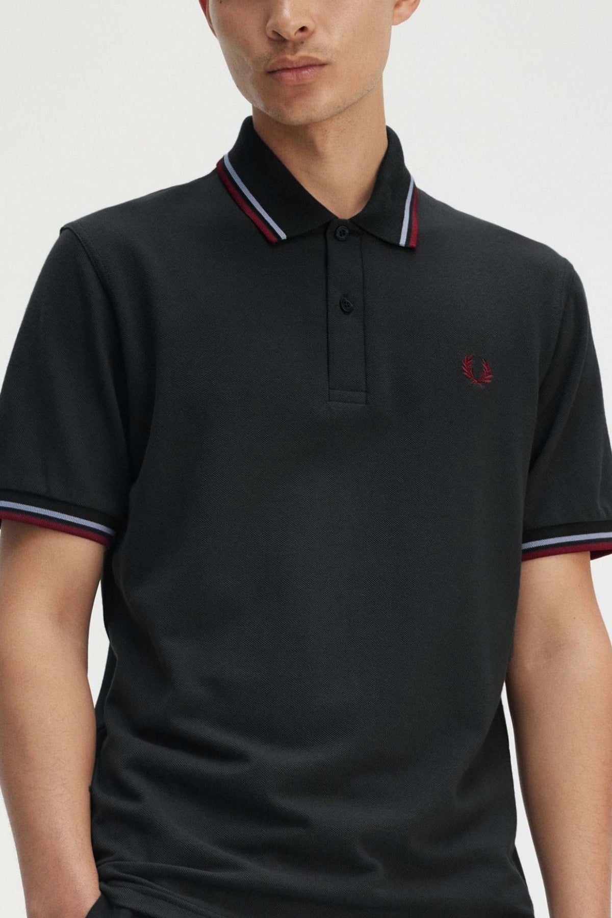FRED PERRY TWIN TIPPED en color BBLK  (2)