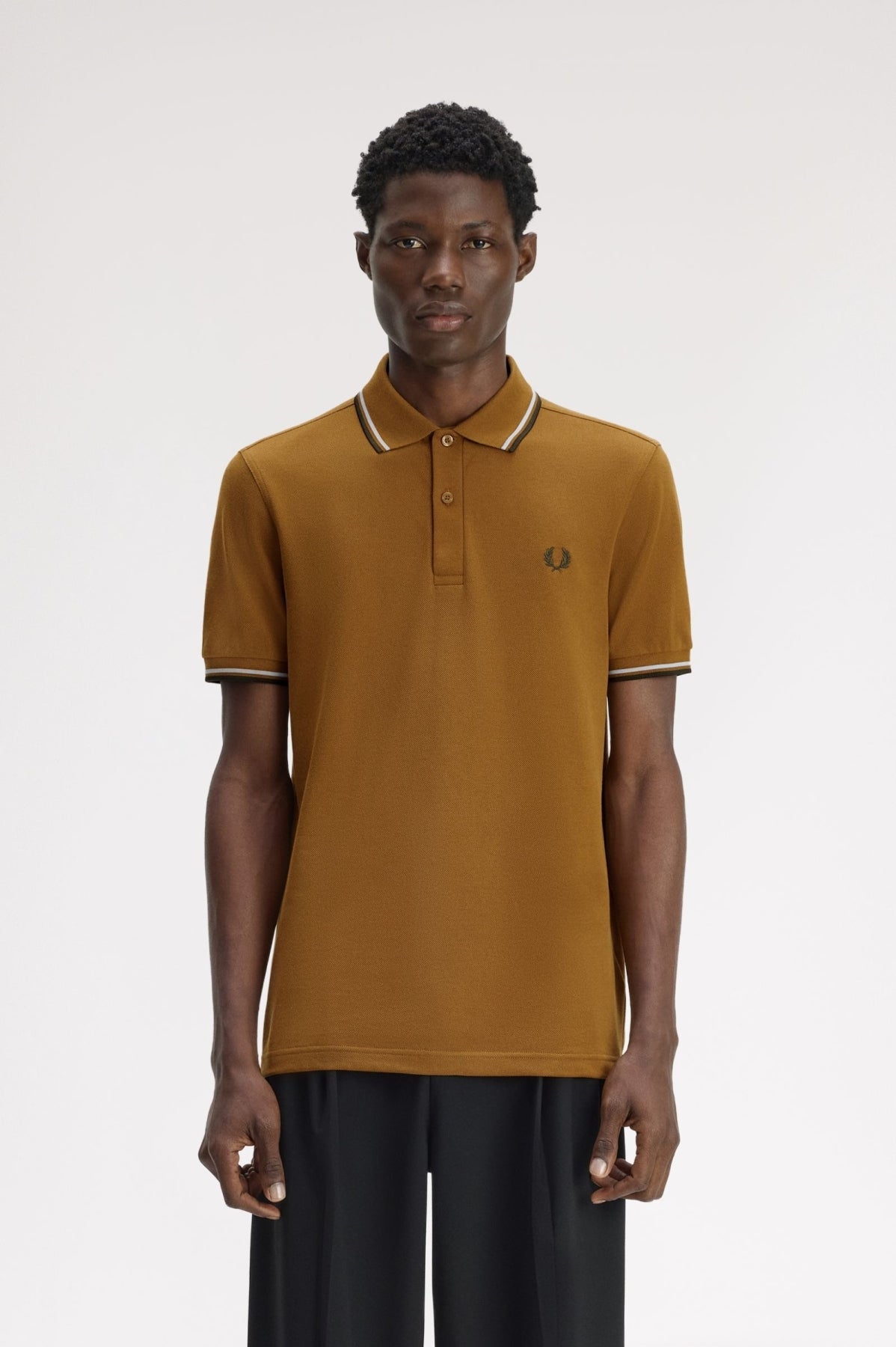 FRED PERRY MFP TWIN TIPPED  en color C  (1)
