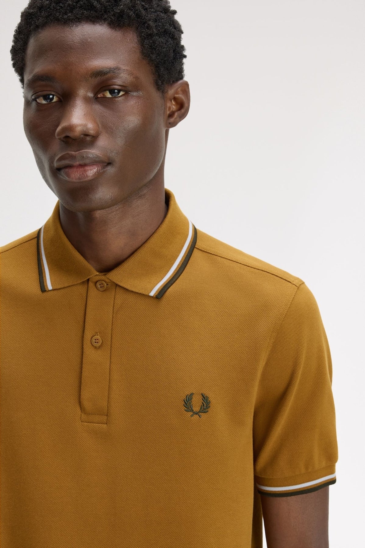 FRED PERRY MFP TWIN TIPPED  en color C  (3)