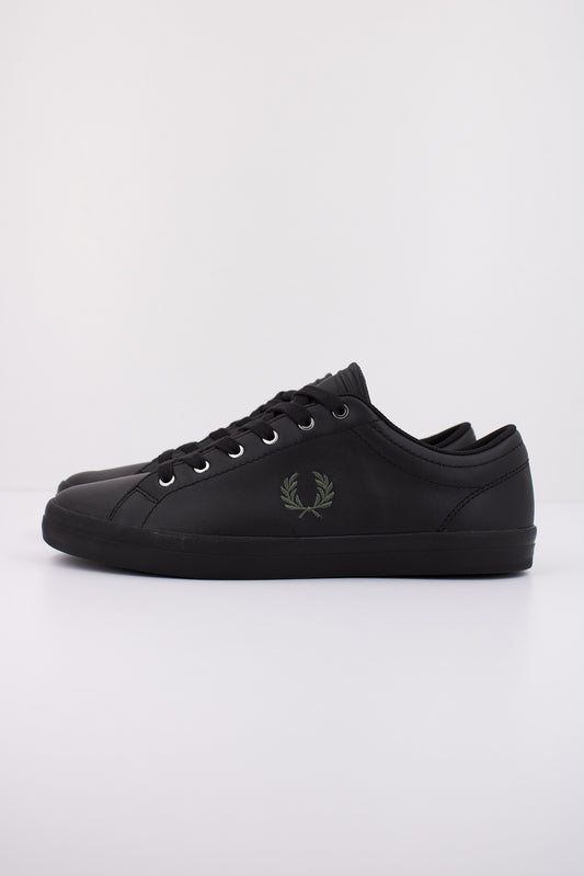 FRED PERRY BASELINE LEATHER en color WBLKLRL  (1)