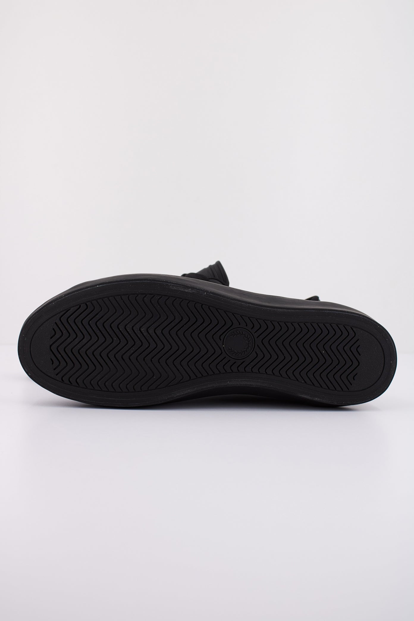 FRED PERRY BASELINE LEATHER en color WBLKLRL  (5)