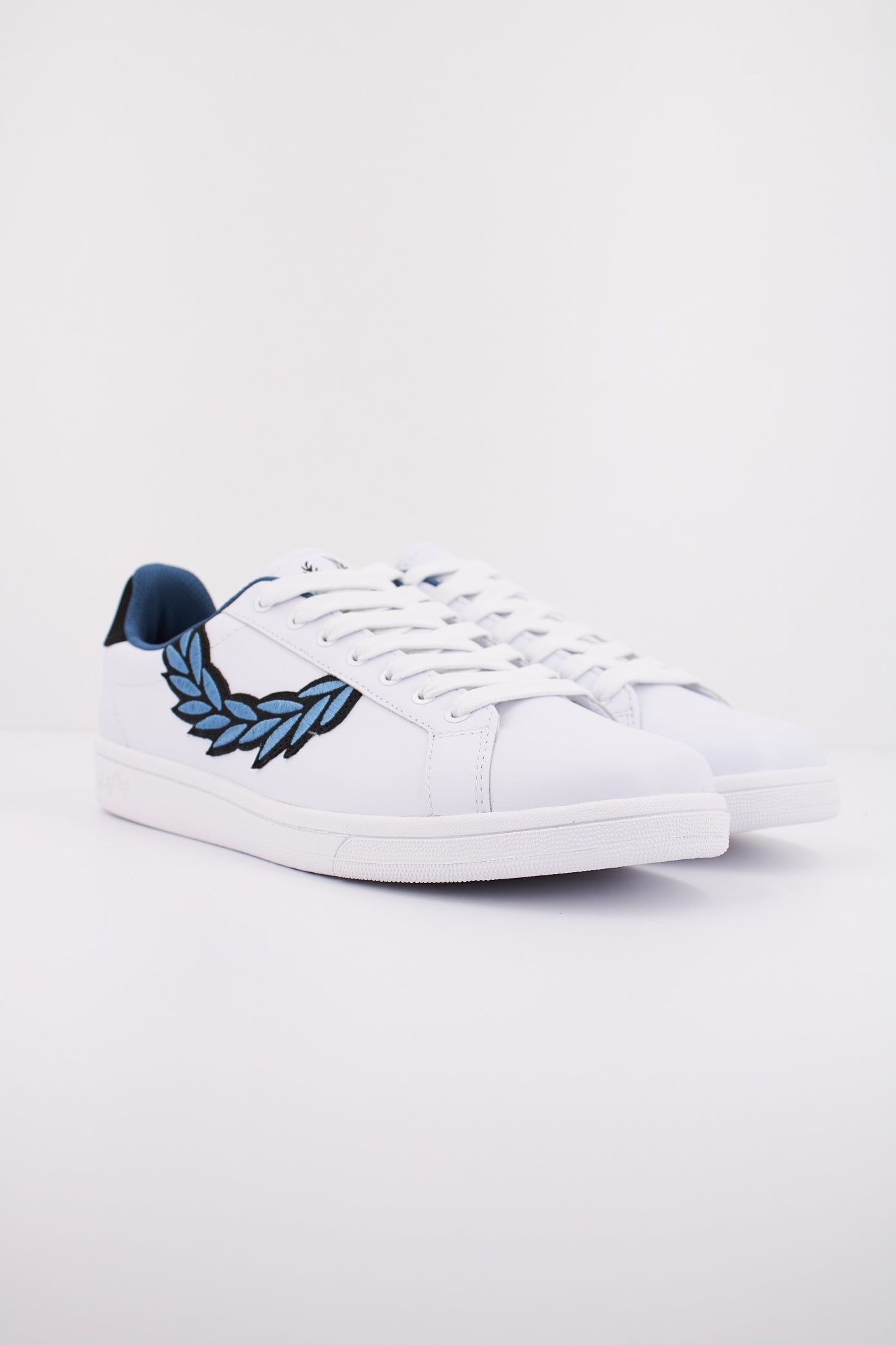 FRED PERRY B LEATHER/BRANDE en color UWHTMDNG  (2)