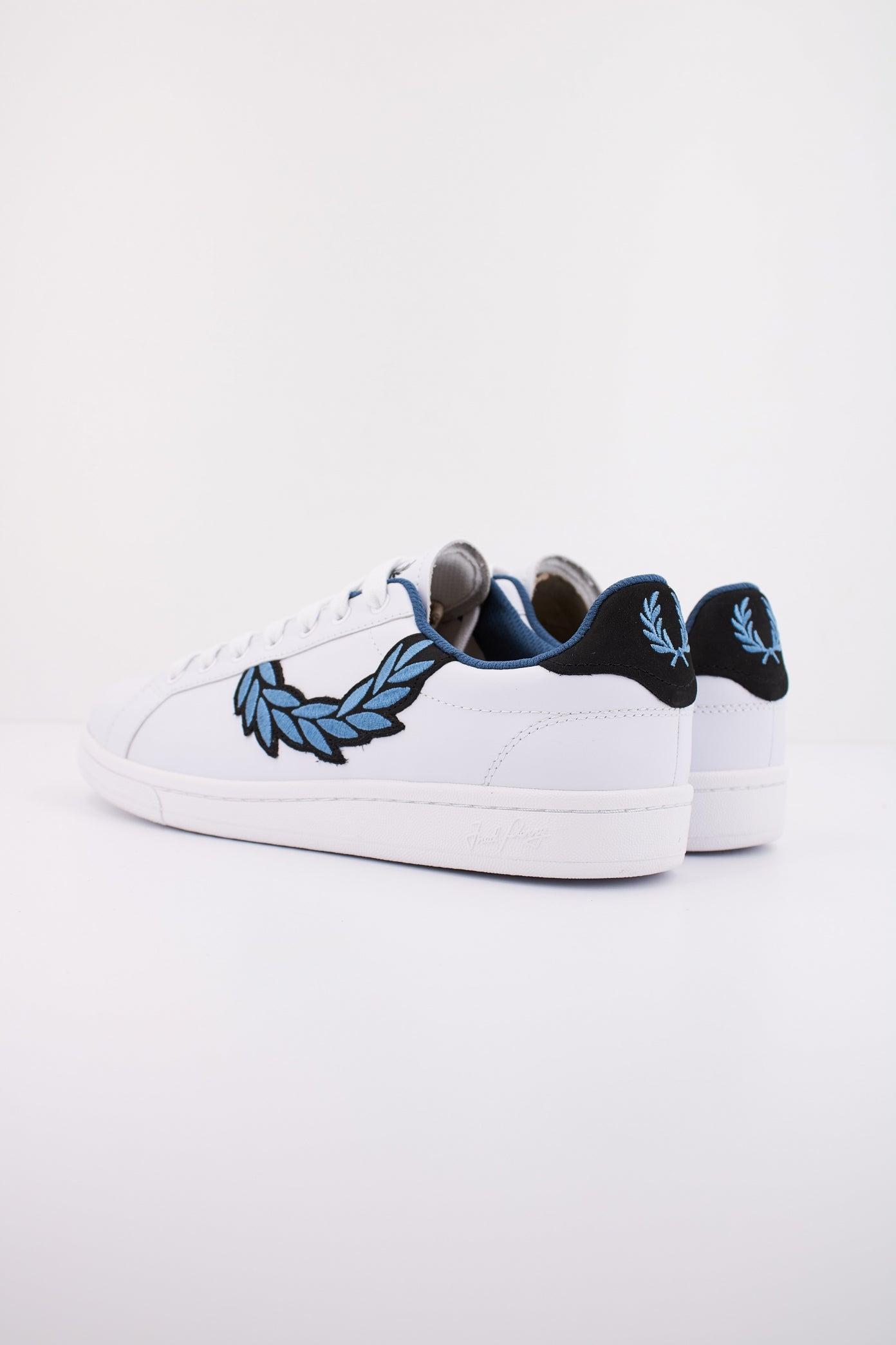 FRED PERRY B LEATHER/BRANDE en color UWHTMDNG  (4)