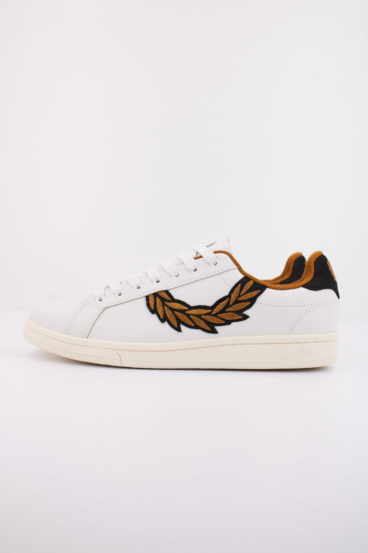 FRED PERRY B LEATHER/BRANDE en color XPRCLNDR  (1)