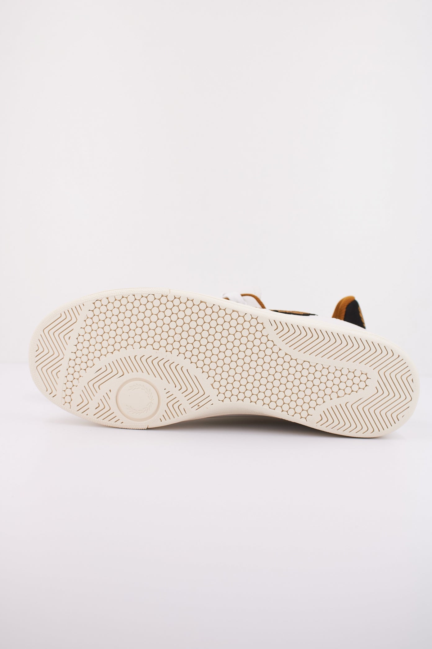 FRED PERRY B LEATHER/BRANDE en color XPRCLNDR  (5)