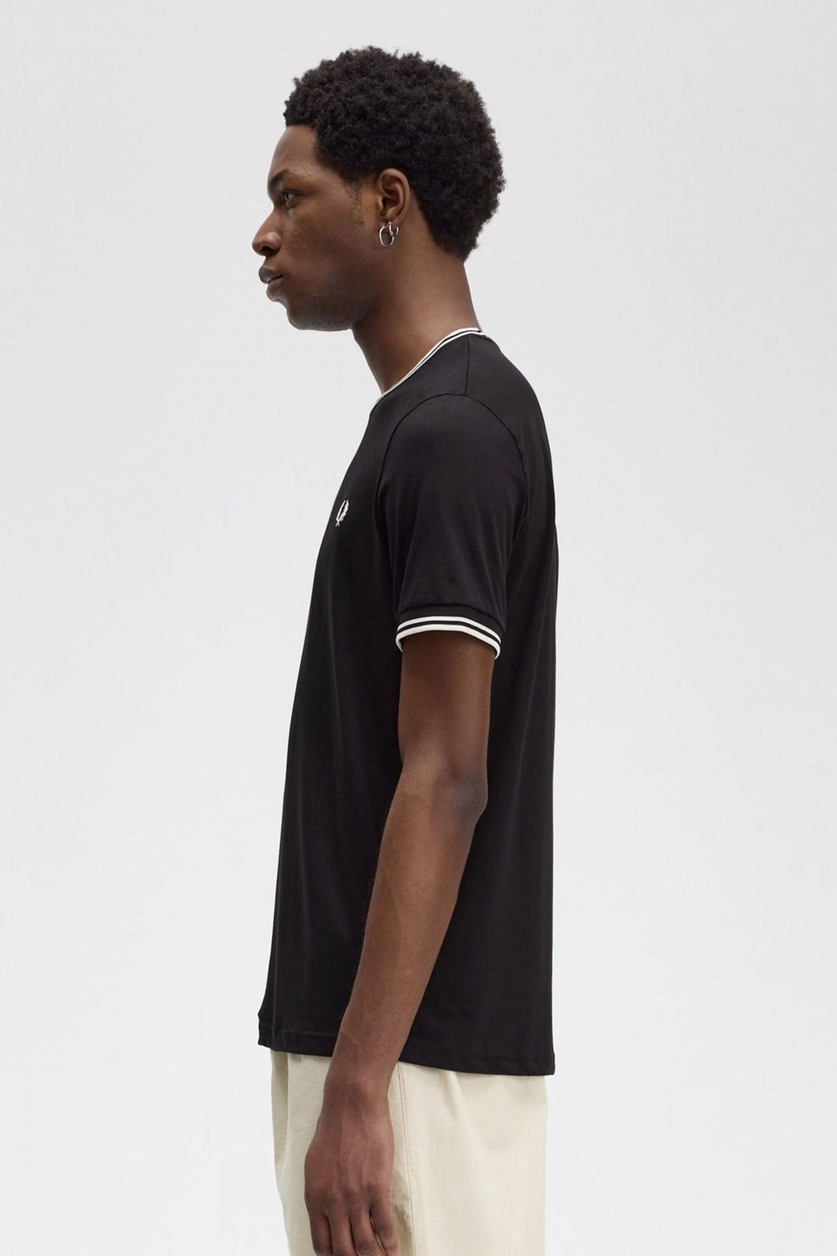 FRED PERRY  TWIN TIPPED T-SHIRT en color BLK  (3)