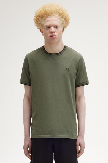 FRED PERRY  TWIN TIPPED T-SHIRT en color WGRN  (1)