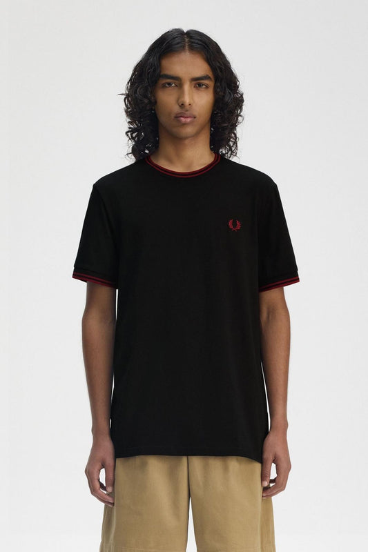 FRED PERRY TWIN TIPPED en color YBLACK  (1)