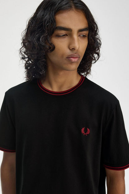 FRED PERRY TWIN TIPPED en color YBLACK  (4)