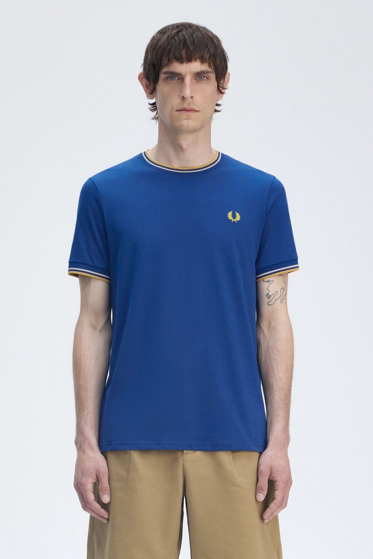 FRED PERRY  TWIN TIPPED T-SHIRT en color YCOBALT  (1)