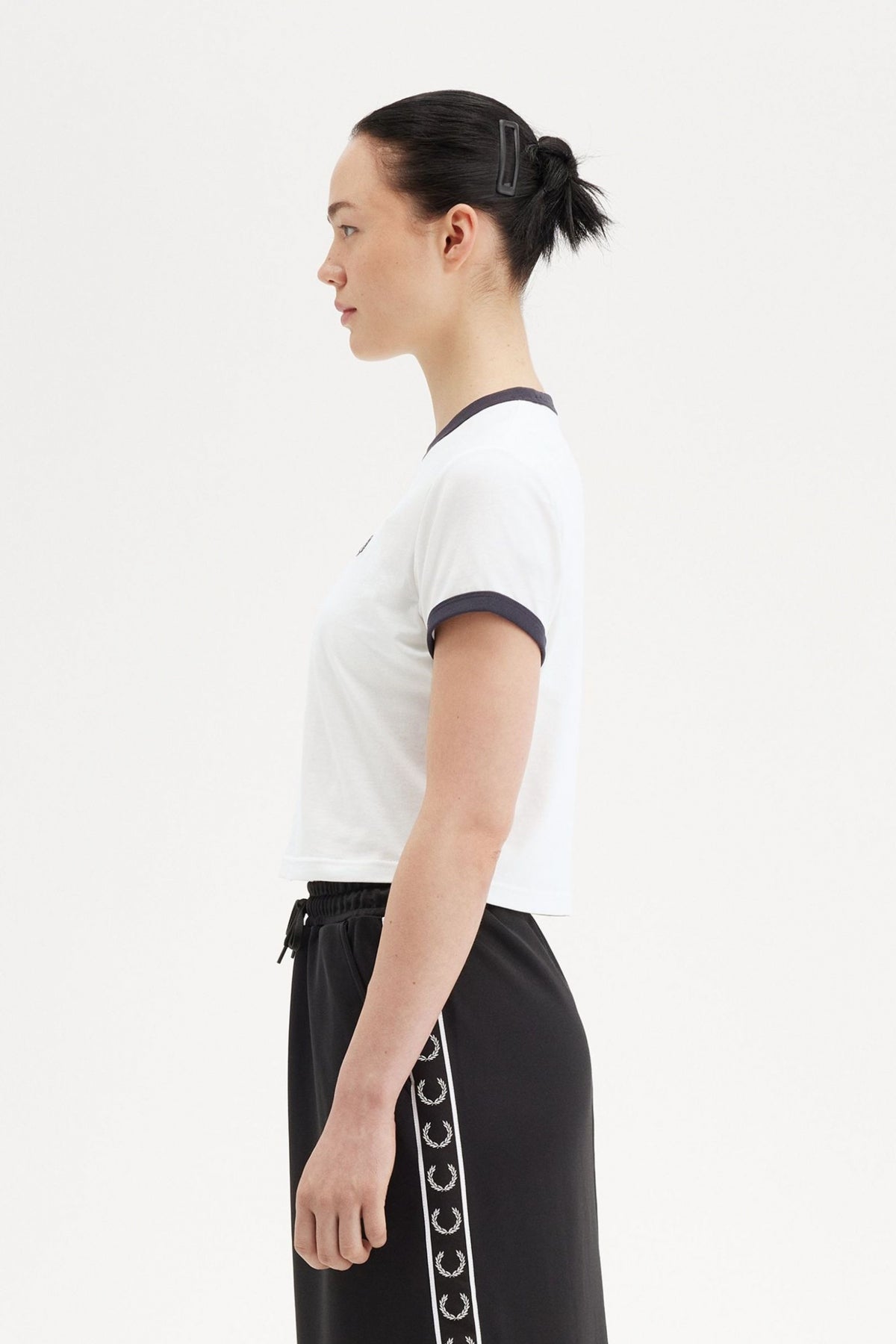 FRED PERRY CROPPED RINGER T-SHI en color WHITE  (3)
