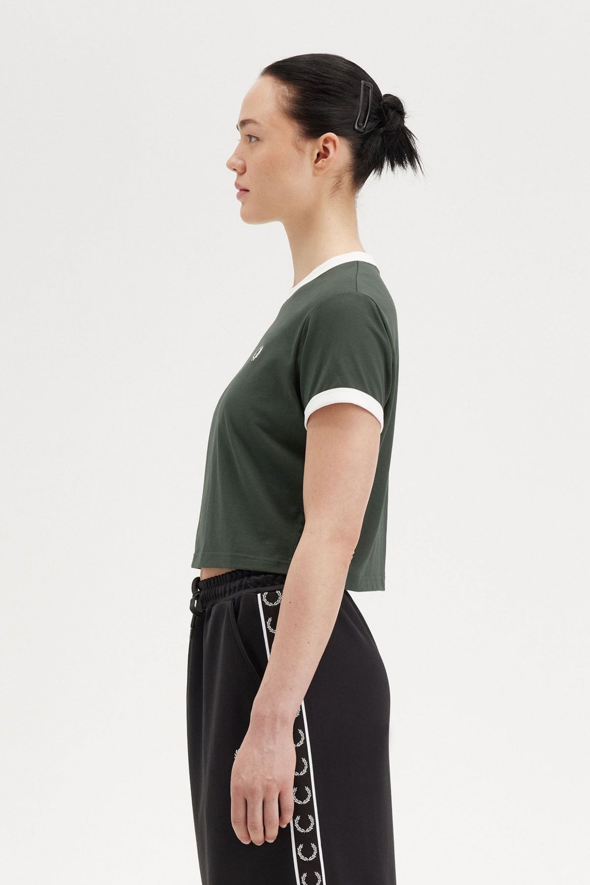 FRED PERRY CROPPED RINGER T-SHI en color XGREEN  (3)