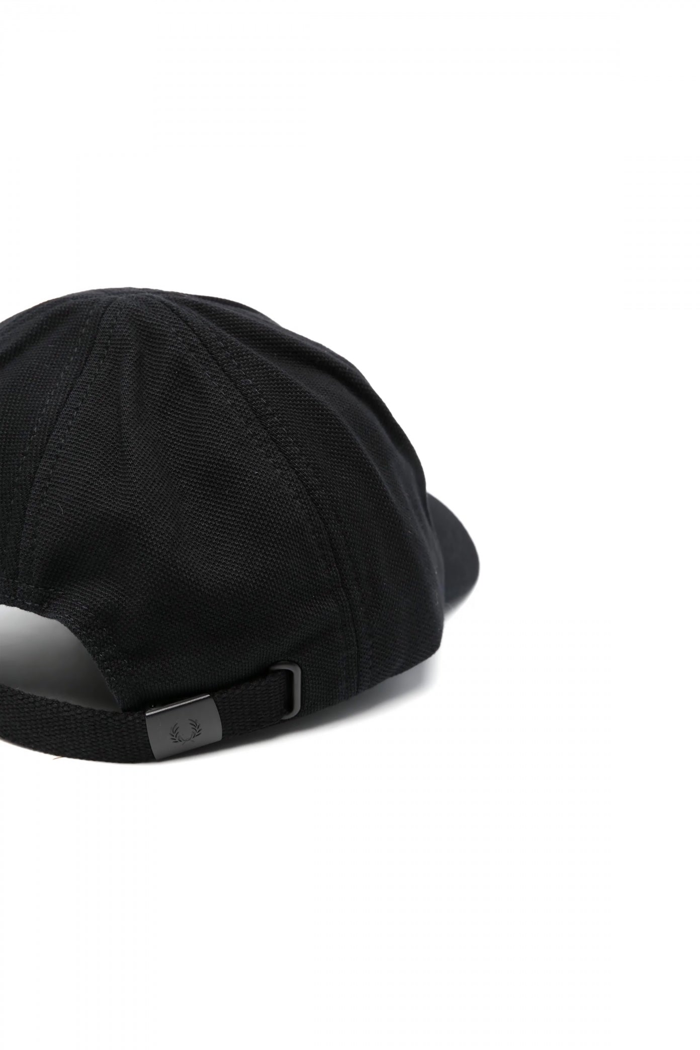 FRED PERRY PIQUE CLASSIC CAP en color SBLKSHD  (2)