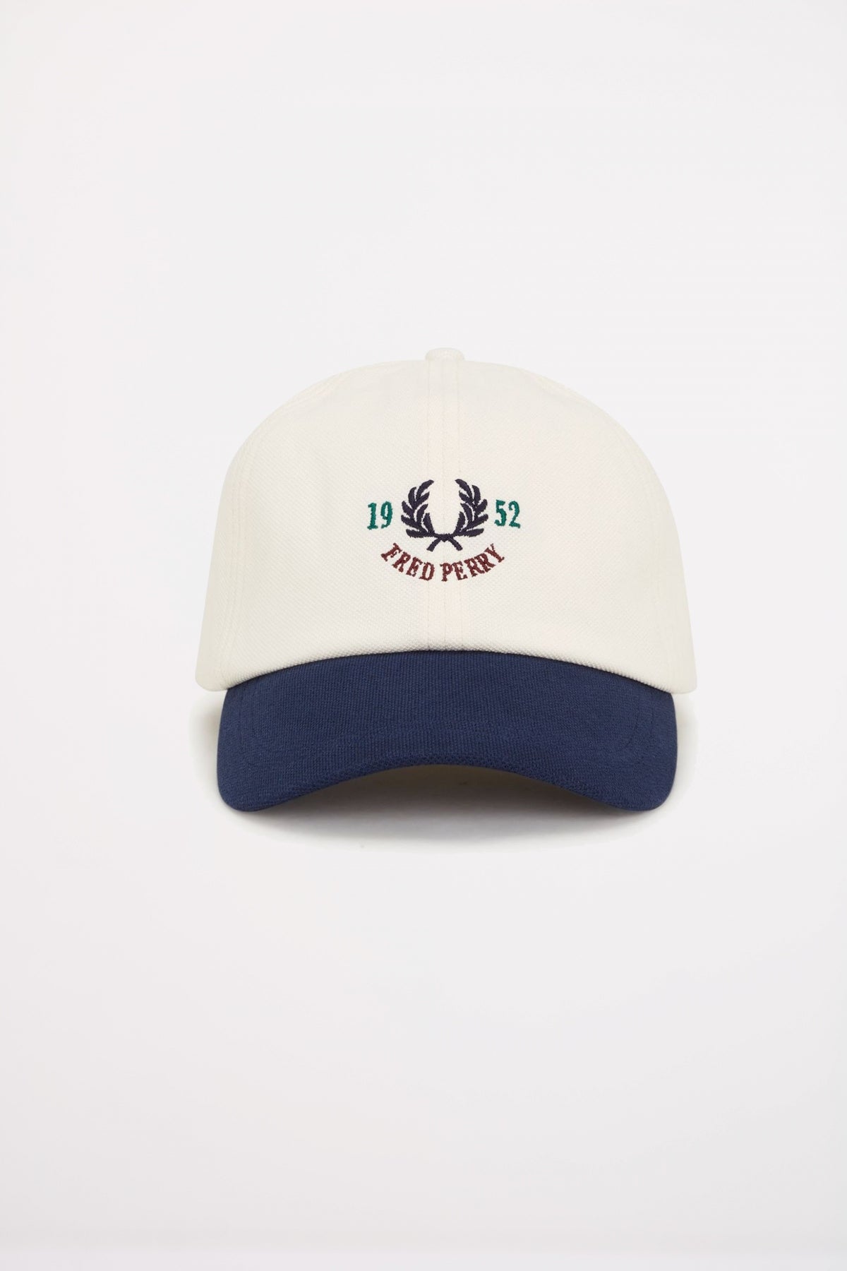 FRED PERRY GRAPHIC PIQUE CAP en color ECRU  (3)