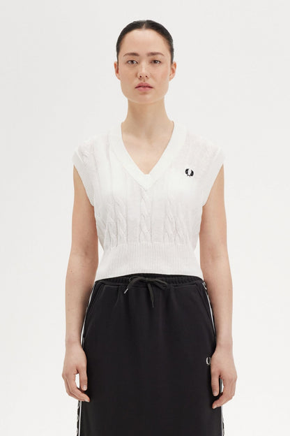 FRED PERRY CABLE KNIT TANK en color WHITE  (1)