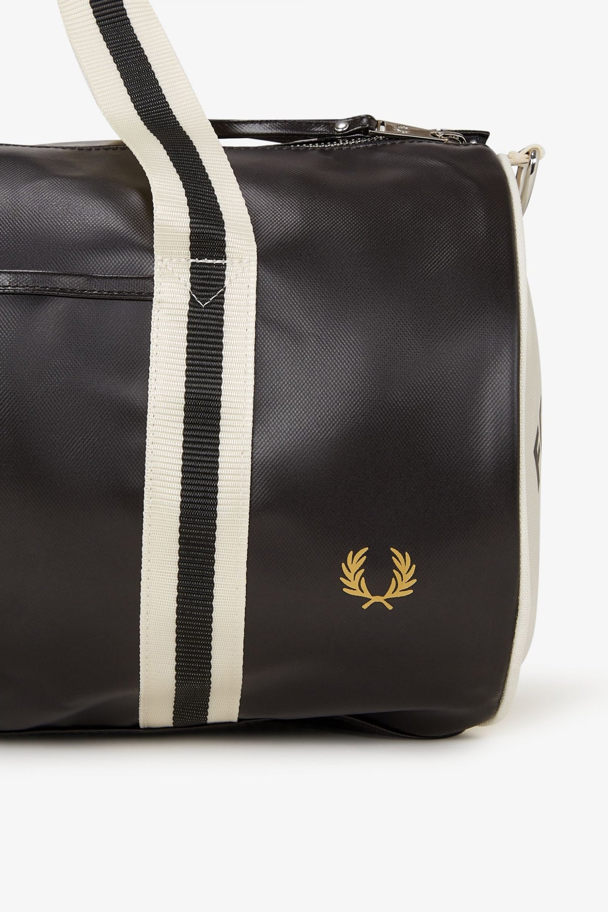 FRED PERRY CLASSIC BARREL BAG en color DBLACK  (4)