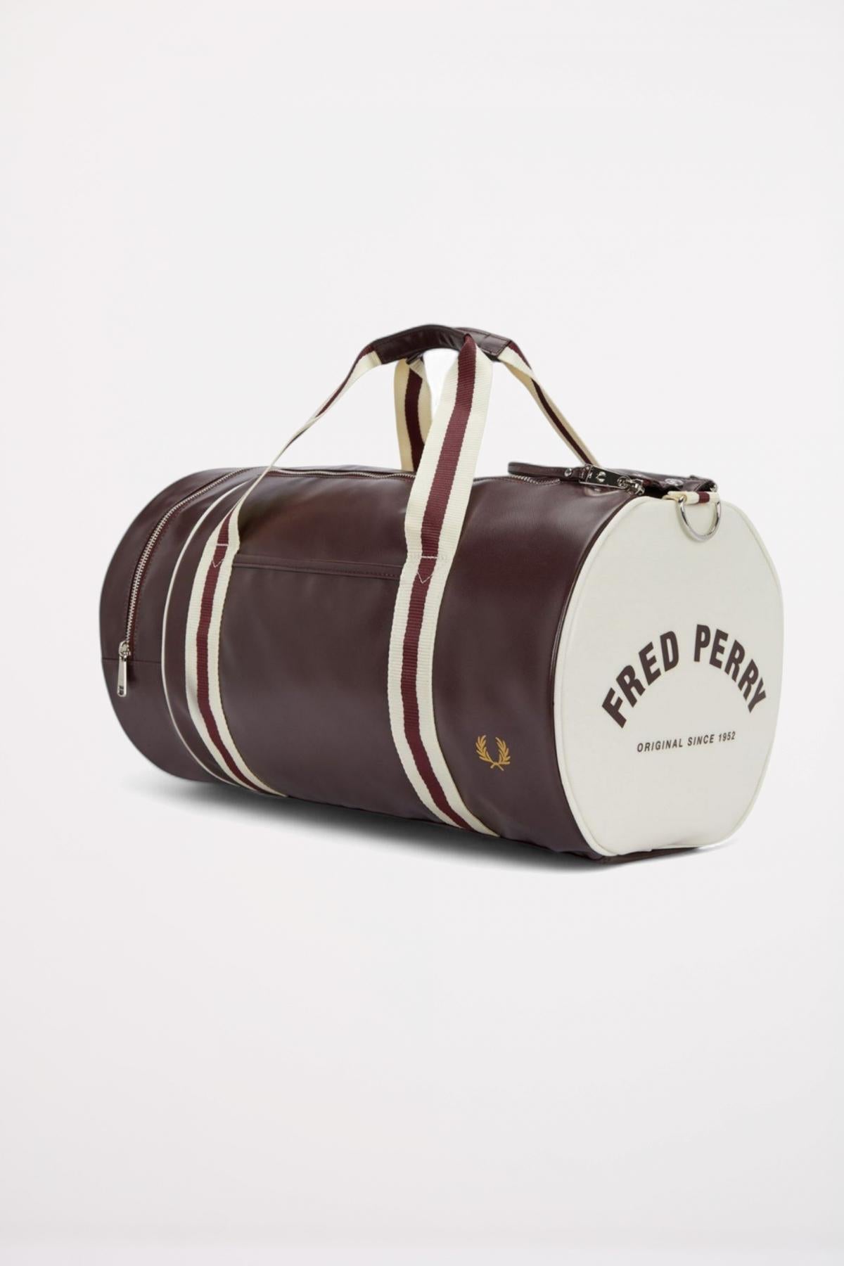 FRED PERRY CLASSIC BARREL BAG en color ROXBLOD  (2)