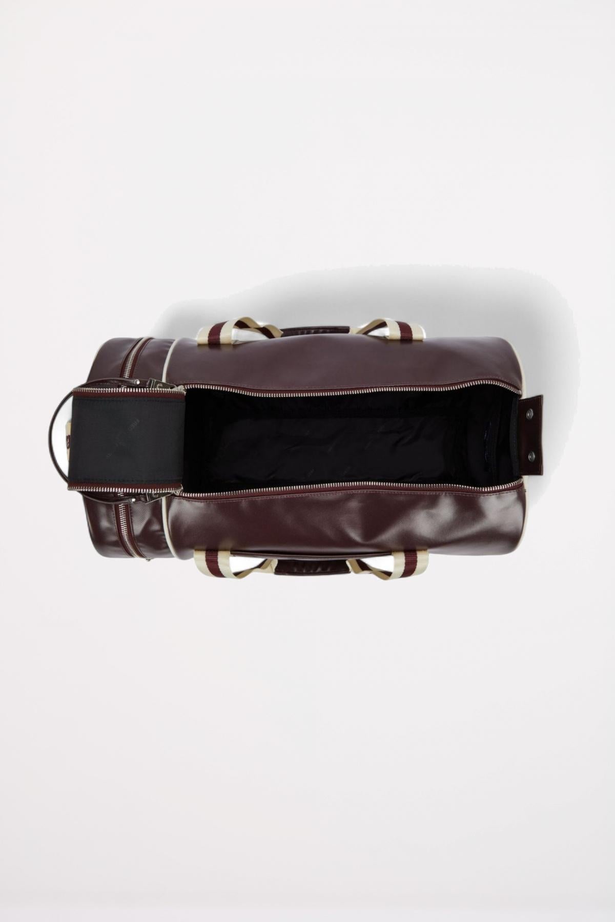 FRED PERRY CLASSIC BARREL BAG en color ROXBLOD  (3)