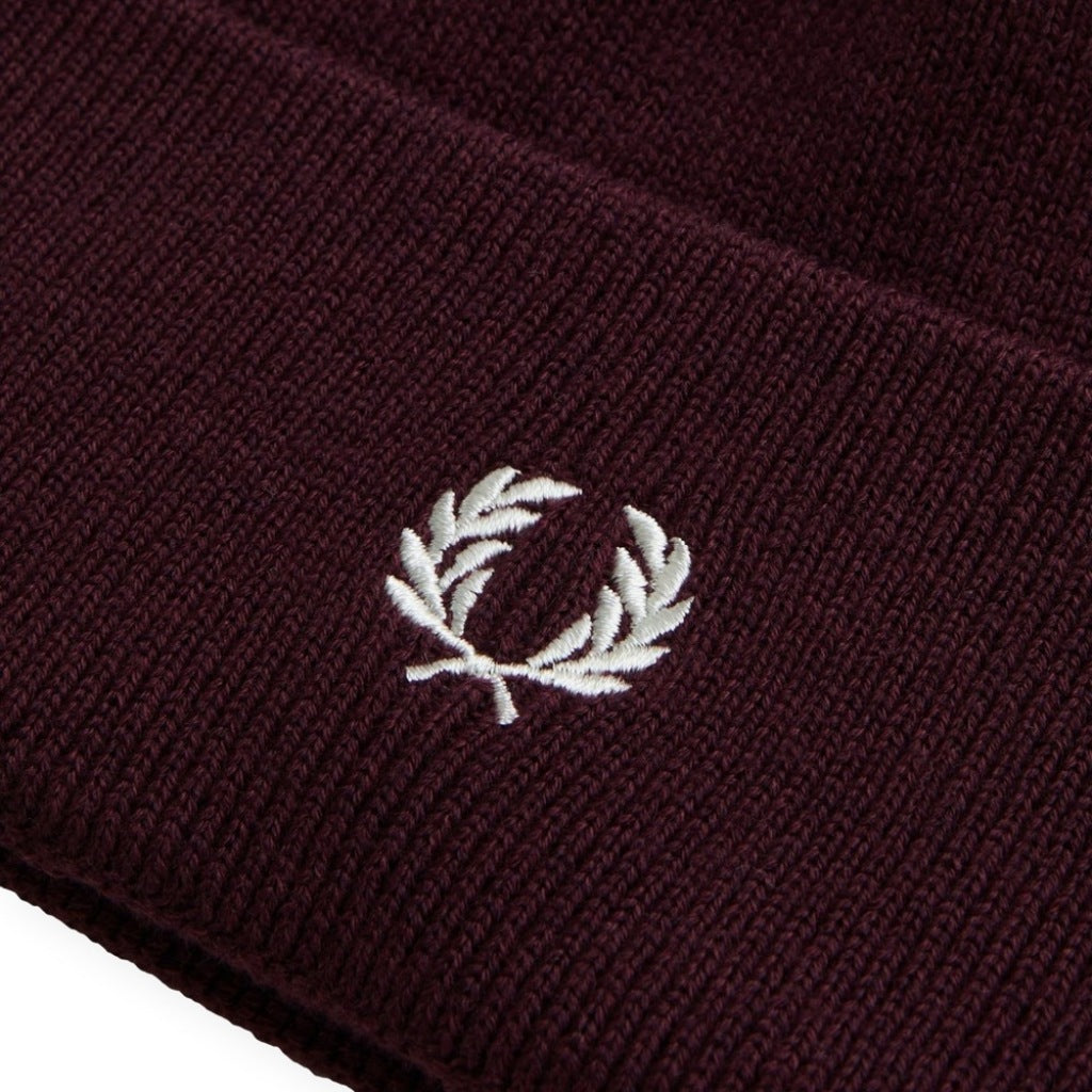 FRED PERRY  CLASSIC BEANIE  en color KXBLD  (5)