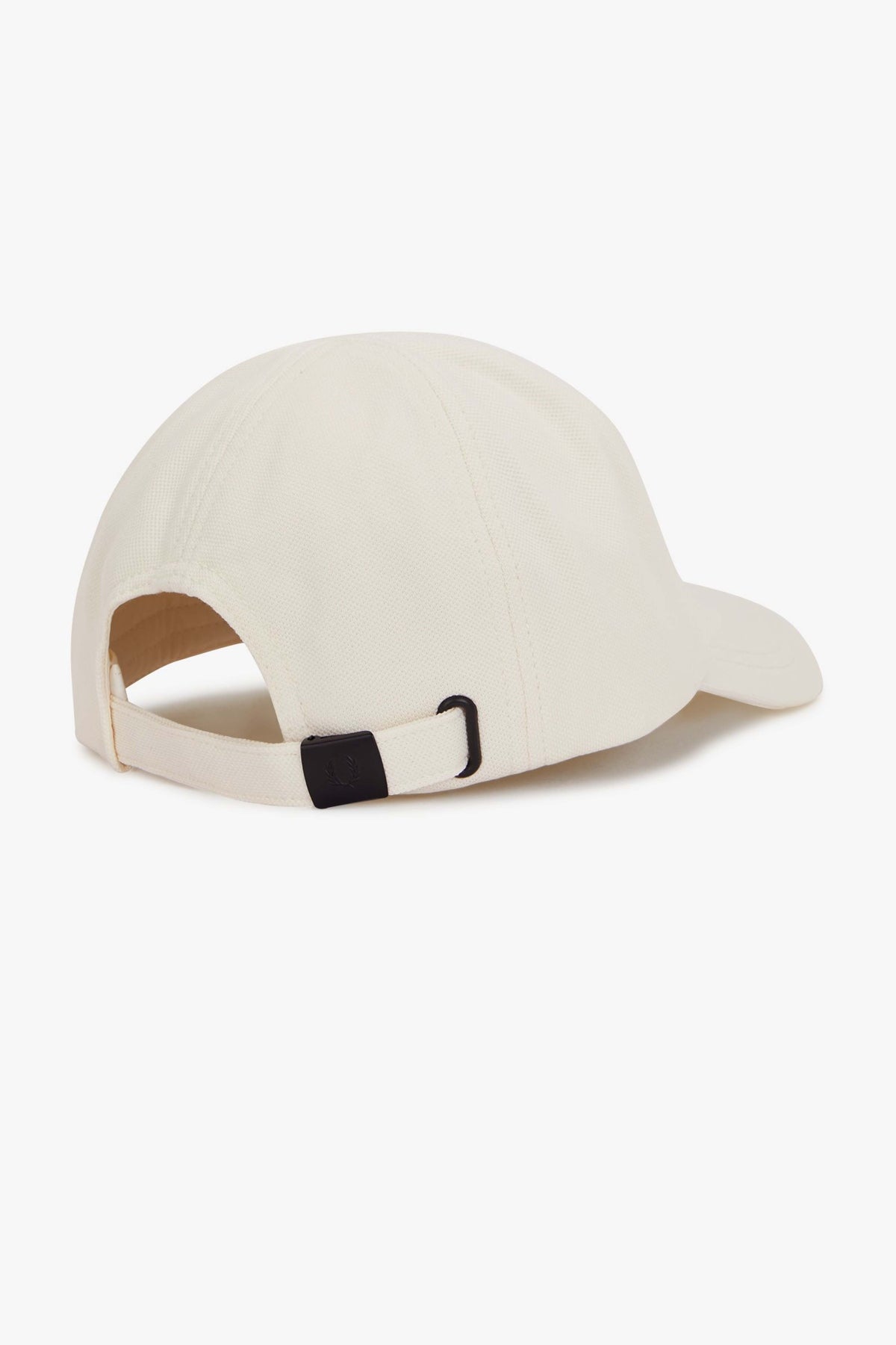 FRED PERRY PIQUE CLASSIC CAP en color BECRU  (2)